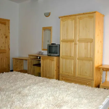 Family Bisser Готель 3*