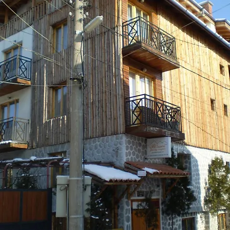 Family Bisser Готель