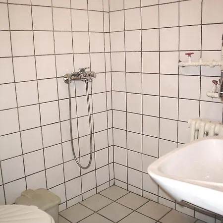 Family Bisser Готель 3*